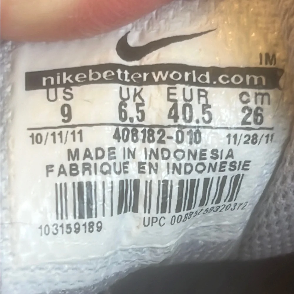 Nike Classic Women's Wolf Grey Sneakers Size 9